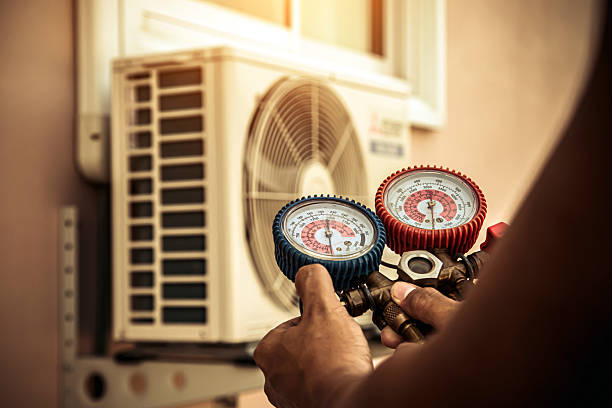 Professional Hvac technician working in Vinton, OH